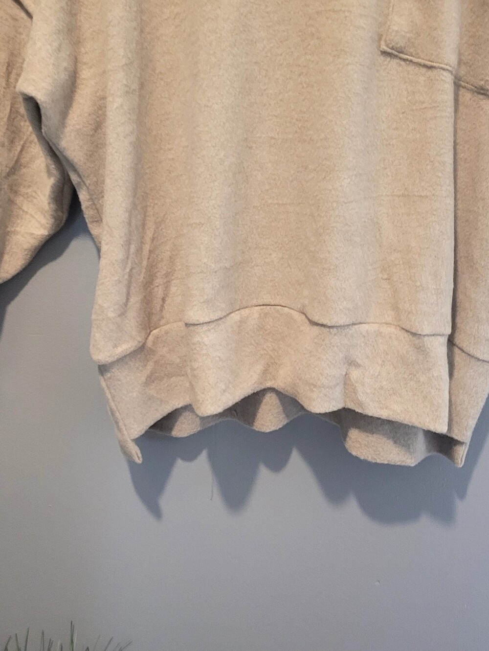 Zenana Boho Fall Beige Oversized Pocket Sweater Sz Small - Picture 3 of 7